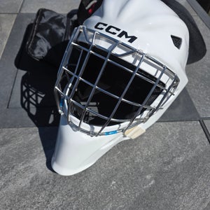 Senior Large CCM AXIS XF Goalie Mask (like new)