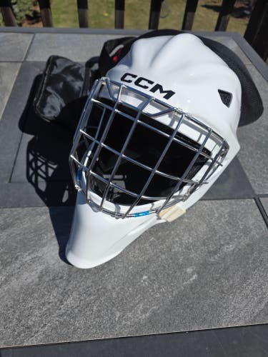 Senior Large CCM AXIS XF Goalie Mask (like new)