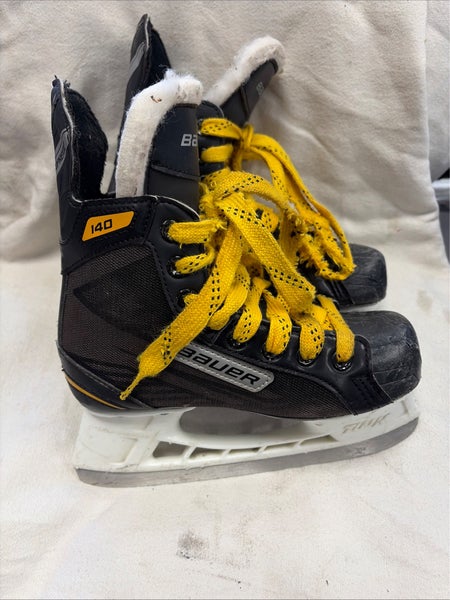 Junior Size 2 Bauer Supreme 140 Ice Hockey Skates.
