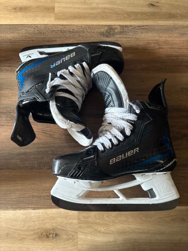 Black 2024 Bauer Supreme Shadow Hockey Skates Regular Width Pro Stock 8.5 (Used)