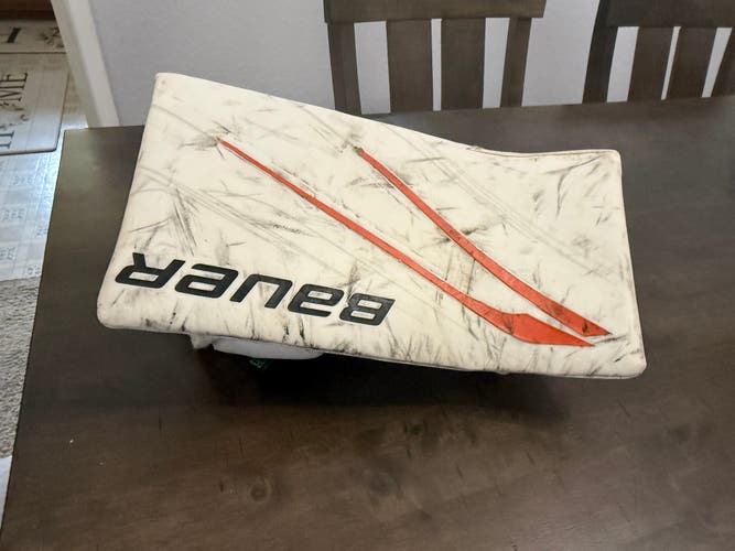 Bauer Vapor Hyperlite 2 Full Right Pro Stock (Used)