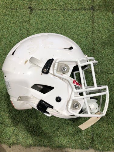 Adult Medium Riddell SpeedFlex Helmet (Used)