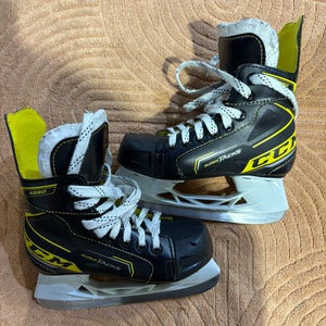 Youth CCM Super Tacks 9350 Hockey Skates Regular Width 13 (Used)