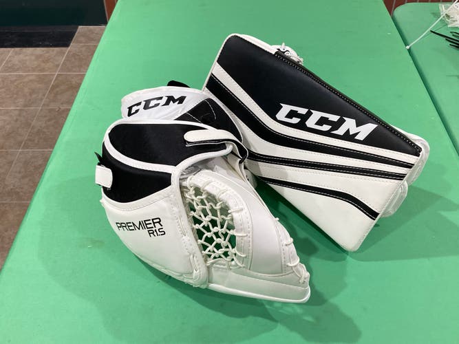Junior CCM R1.5 Goalie Gloves & Blockers Regular (Used)