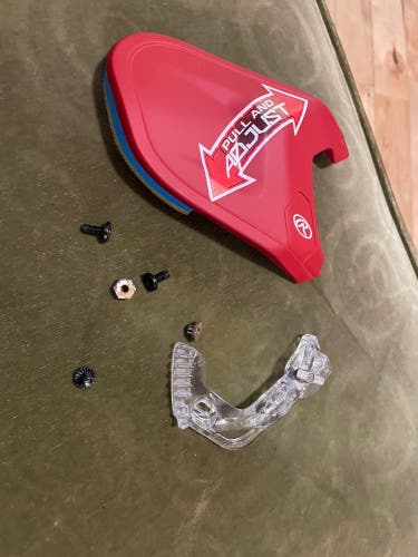 Rawlings Mach Adjustable Helmet Guard)