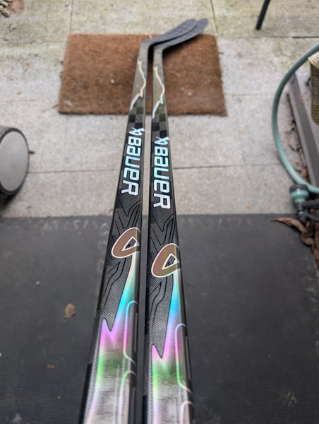 2-pack - Brand New RH Pro Stock Bauer Vapor Flylite Stick - 77 flex / P28