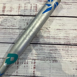 2019 DeMarini Vendetta Composite Bat (-12) Composite 20 oz 32" (Used)