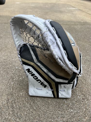 Vaughn V10 Regular Goalie Glove