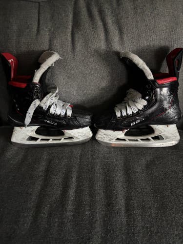 Bauer Vapor 3X Pro Hockey Skates Size 2.5 (Used)