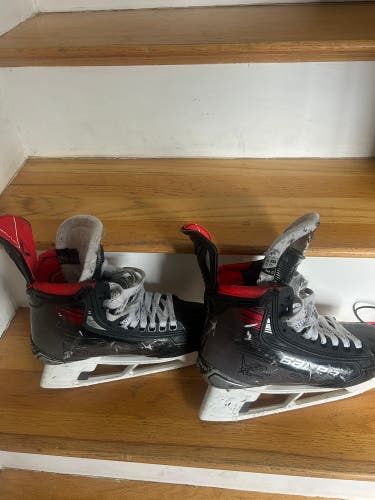 2023 Bauer Vapor X5 Pro Hockey Skates Regular Width 8.5 (Used)