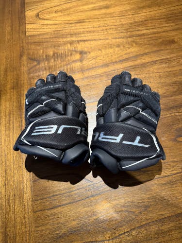 True Catalyst 9x3 Gloves 11" (Used)