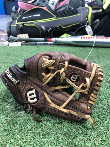 Wilson A800 RH Infield Baseball Glove 11.5" (Used)
