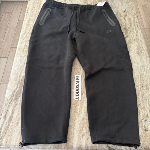 Nike NSW Tech Fleece Joggers Pants Black Cord HJ6533-010 Men’s Sz 3XL NWT

New With Tags-$130 Retail