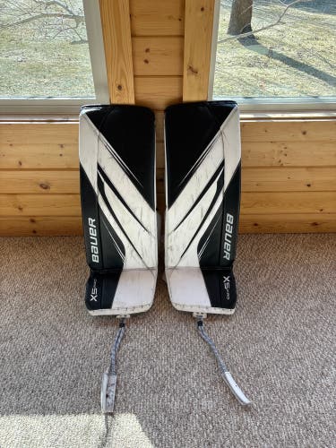 33" 2023 Bauer Vapor X5 Pro Goalie Leg Pads (Used)