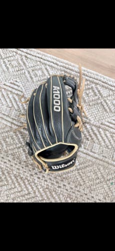 2023 Wilson A1000 RH Infield Baseball Glove 11.75" (Used)