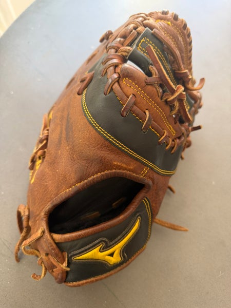 Mizuno Classic Pro Soft RH First Base Baseball Glove 12.5" (Used)