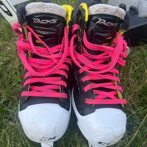 CCM Tacks 6092 Hockey Goalie Skates Regular Width 7.5 (Used)