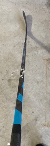 Senior Bauer Volt Right Handed Hockey Stick P92 77 Flex (Used)