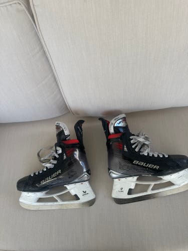 2023 Bauer Vapor X5 Pro Hockey Skates Narrow Width 6.5 (Used)