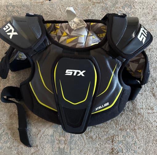 Lacrosse  Youth STX Stallion 200 Shoulder Pads (Like New)