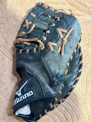 Black Mizuno MVP Youth RH First Base Baseball Glove 12" (Used)