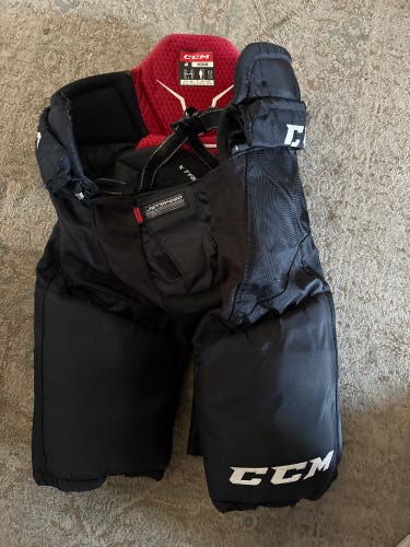 Junior Medium CCM JetSpeed Xtra Plus Hockey Pants (Used)