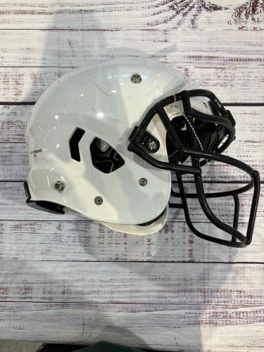 Youth Medium Schutt Vengeance A11 Helmet (Used)