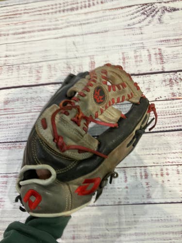 Black DeMarini Insane RH Baseball Glove 12.5" (Used)