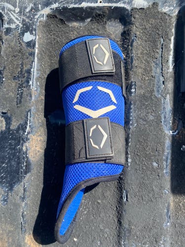 Blue Senior EvoShield Leg guard (Used)