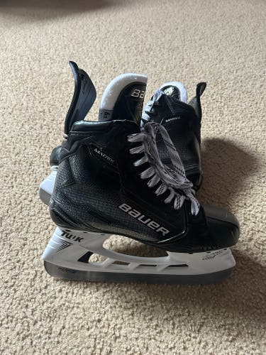 Black 2024 Bauer Supreme Matrix Hockey Skates 6.5 (New)