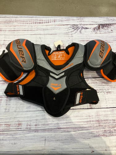 Small Junior Bauer Supreme One.4 Shoulder Pads (Used)