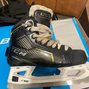 2020 CCM Super Tacks 9370 Hockey Goalie Skates Regular Width Size 3 (Used)