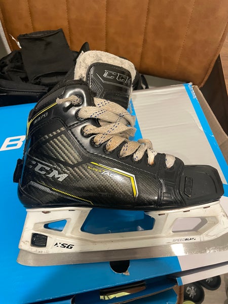 2020 CCM Super Tacks 9370 Hockey Goalie Skates Regular Width Size 3 (Used)