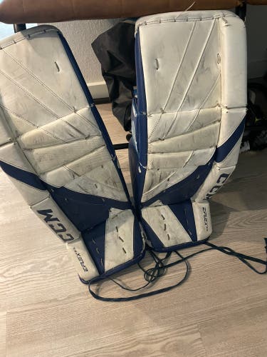 28" CCM Extreme Flex 5.5 Goalie Leg Pads (Used)