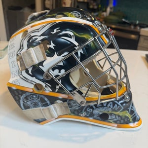 Senior Medium Bauer 960 Goalie Mask Custom Painted (Used)