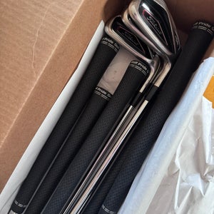 Men's 2016 Titleist 716 AP1 Right Handed Iron Set Regular Flex (8 Clubs) #4 - #9, PW, GW