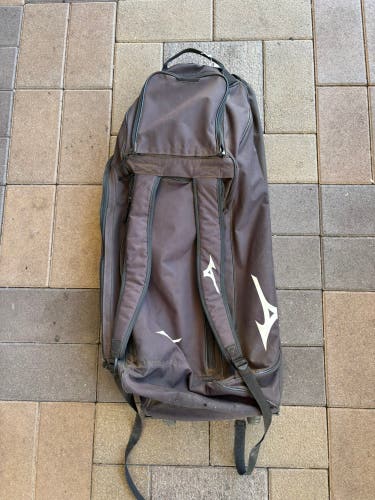 Mizuno Wheeled Catcher's Bag