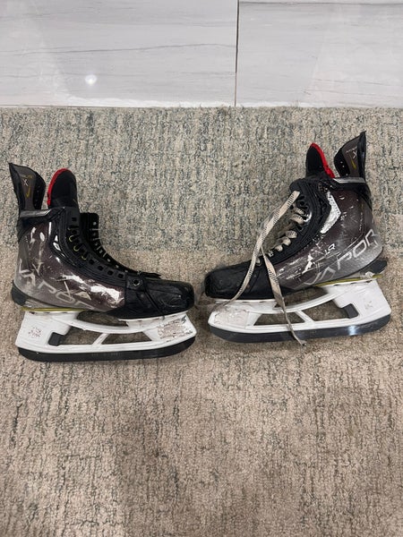 2021 Bauer Vapor Hyperlite Hockey Skates 8.5 (Used)