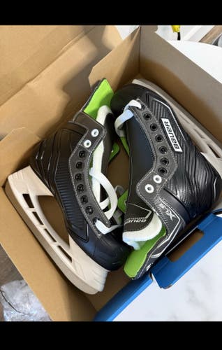 Bauer Hockey Skates Size 4 (New)
