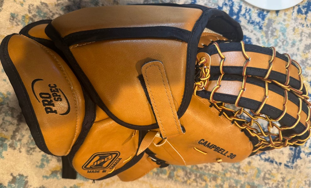 Boddam Vintage Look Used Ice Hockey Catching Glove / Trapper Made in Canada