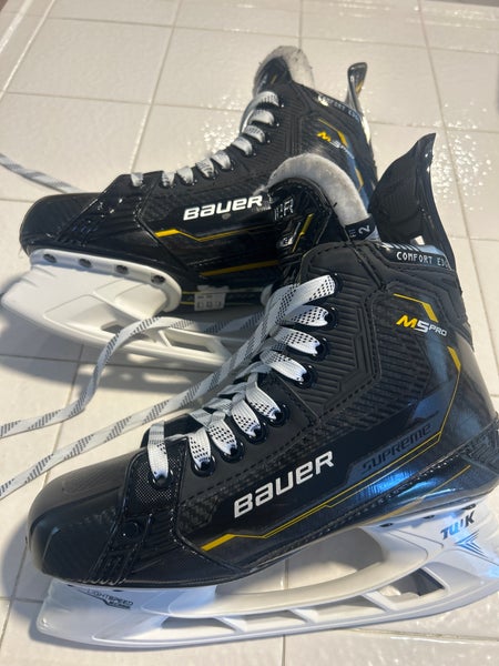 Black/Yellow 2022 Bauer Supreme M5 Pro Hockey Skates Regular Width Size 5 (Used)