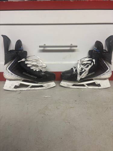 White 2025 Bauer Vapor Flylite Hockey Skates 10 (Used)