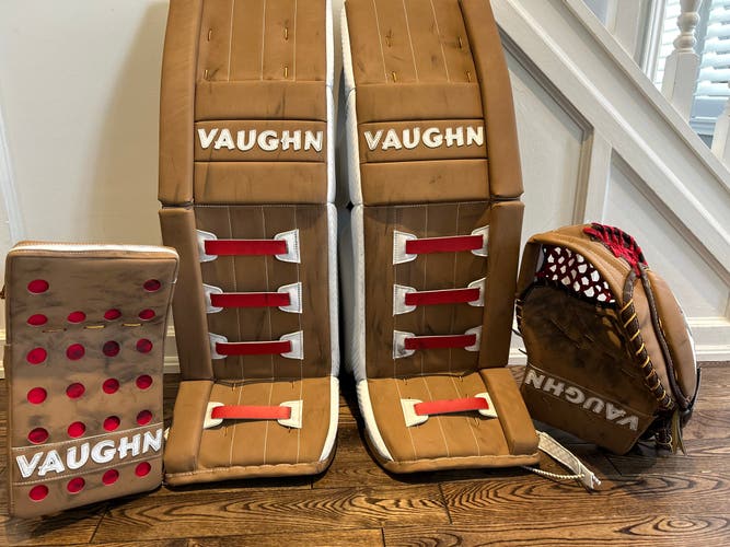 34" Vaughn V10 Pro Carbon Regular Goalie Full Set (Used)