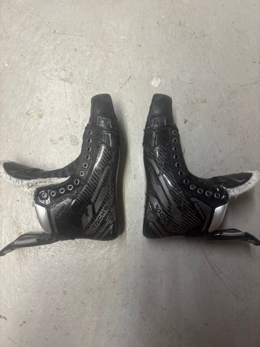 Black 2022 CCM AS-V Pro Hockey Skates Pro Stock 10 (Used)
