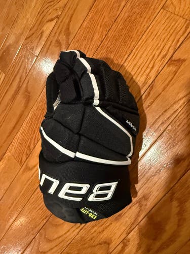 Bauer Vapor Hyperlite Gloves 11" (Used)