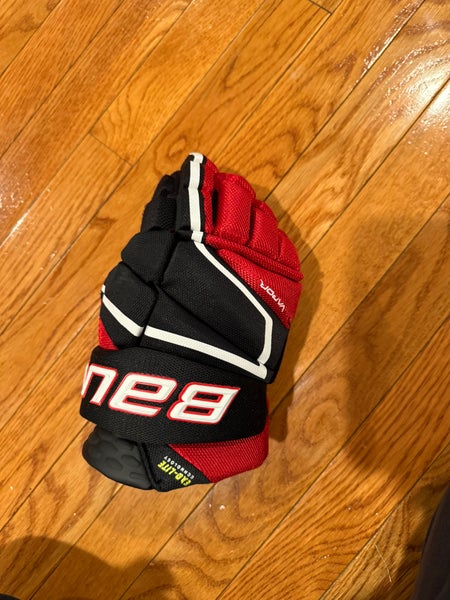 Bauer Vapor Hyperlite Gloves 11" (Used)
