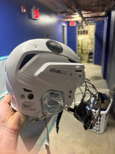 Medium Bauer Re-Akt 85 Helmet (Used)
