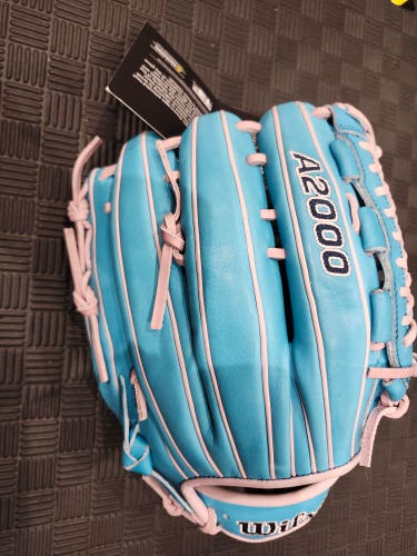 Wilson RH A2000 Baseball Glove 12.25" (New)