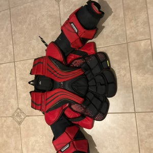 Large Bauer Vapor X2.9 Goalie Chest Protector (Used)