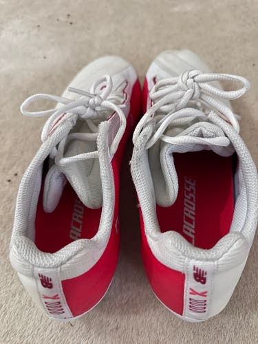 White Men's Size M 11.0 (W 12.0) Adult New Balance Burn X4 Low Top Molded Cleats (Used)